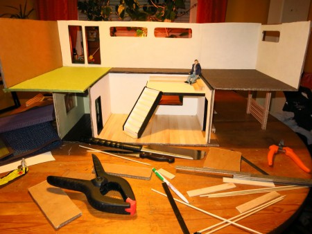 hela plan två i bild. Blivande sovrum och badrum till vänster och vardagsrum till höger